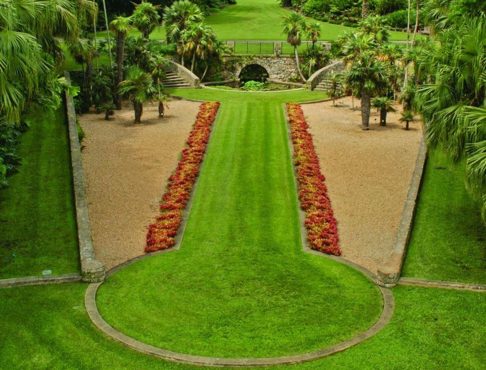 manicured grass at the Miami Fairchild Tropical Botanic Garden wedding venue