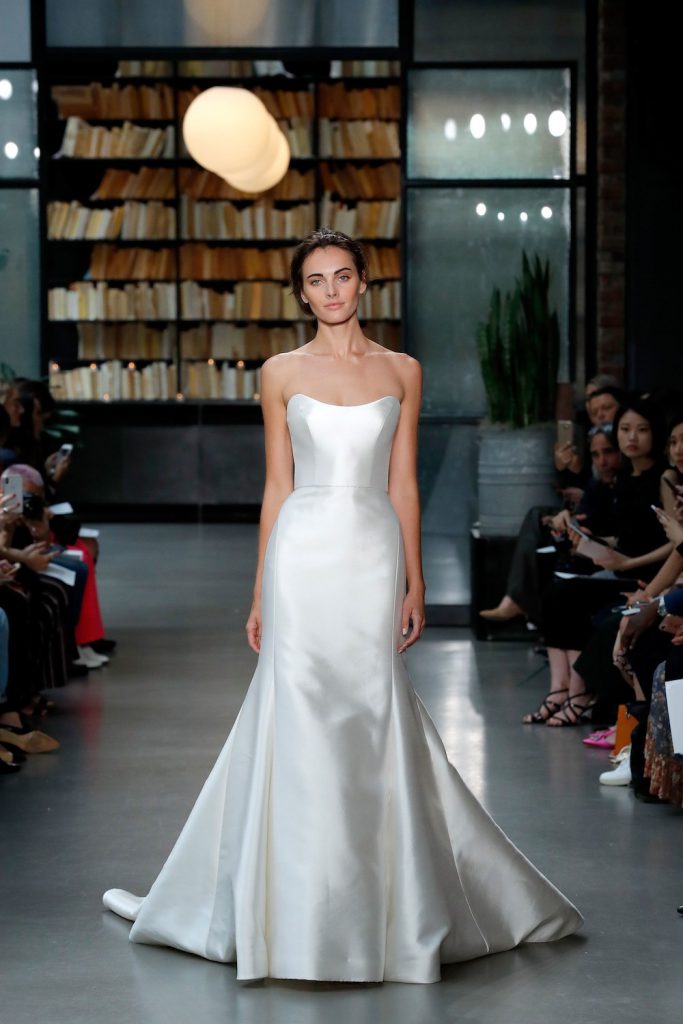 minimalist bridal fashion trend 2019