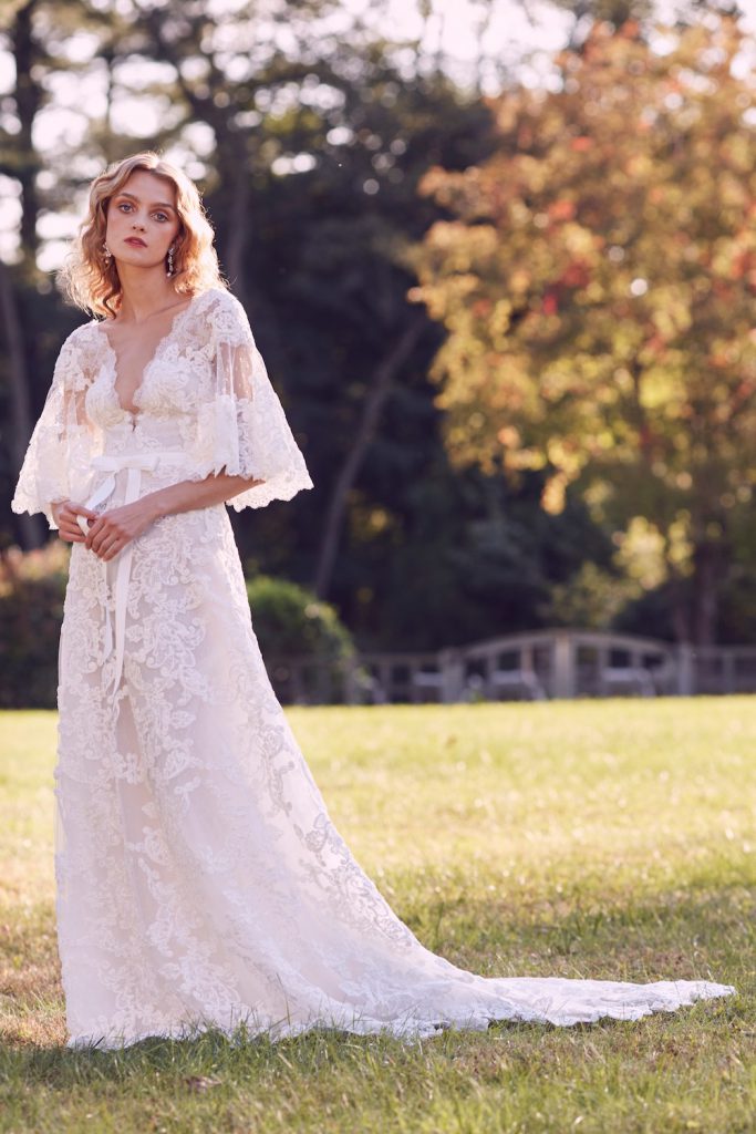 plunging neckline bridal fashion trend 2019