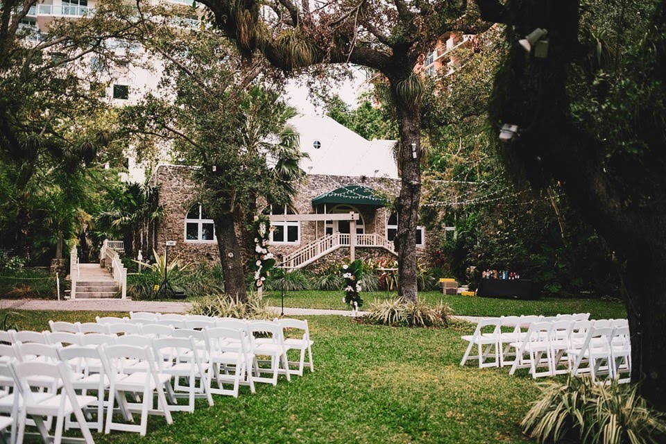 Woman's Club of Coconut Grove outdoor wedding venue in miami