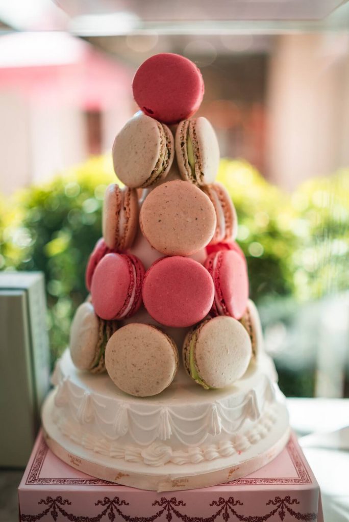 macarons wedding desert table idea