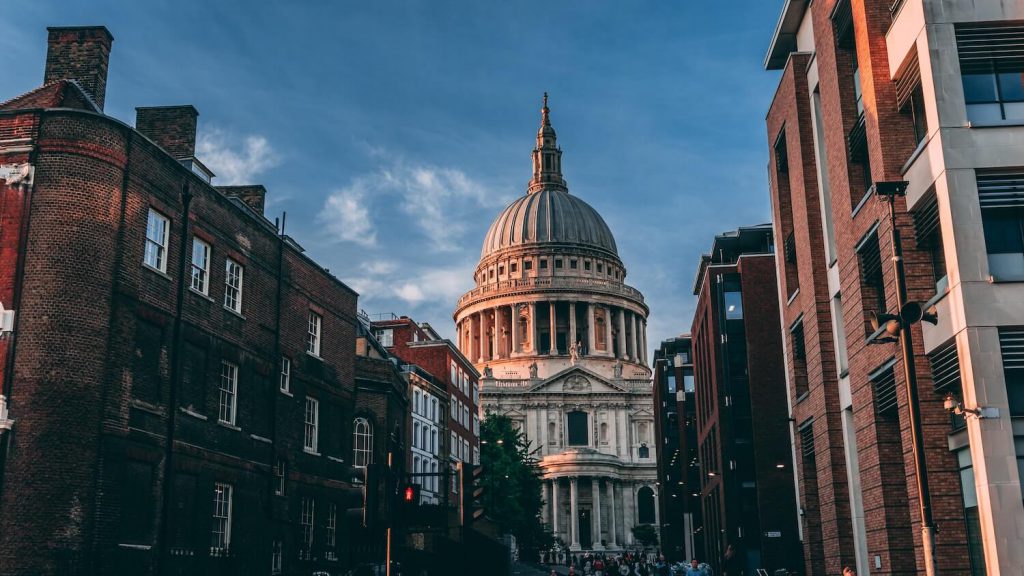 st. paul's cathedral place to propose in london