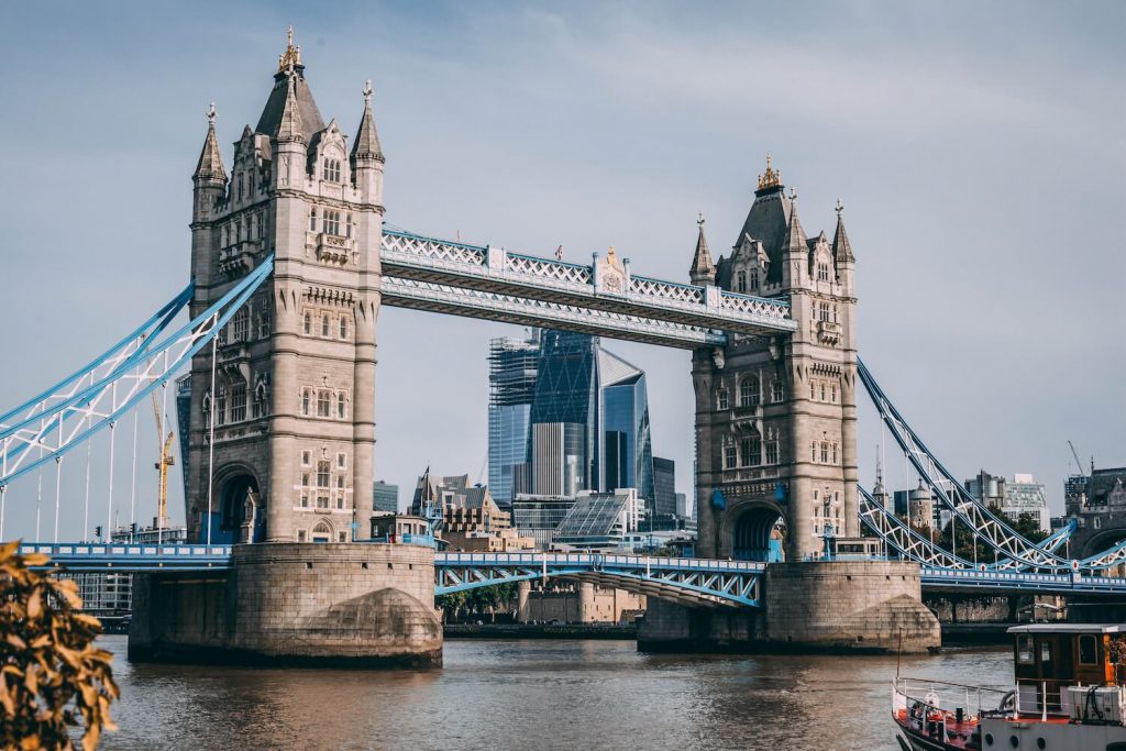 tower bridge place to propose in london