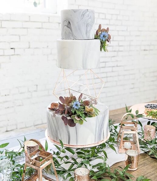 creative fondant icing wedding cake unique wedding cake idea
