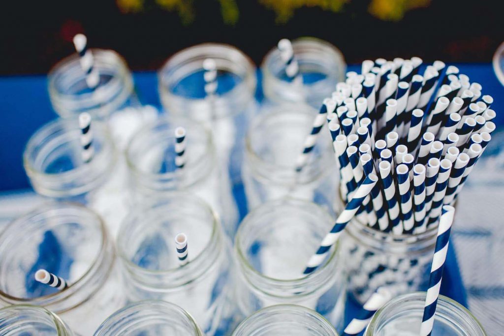 have guests label their glasses green eco-friendly wedding