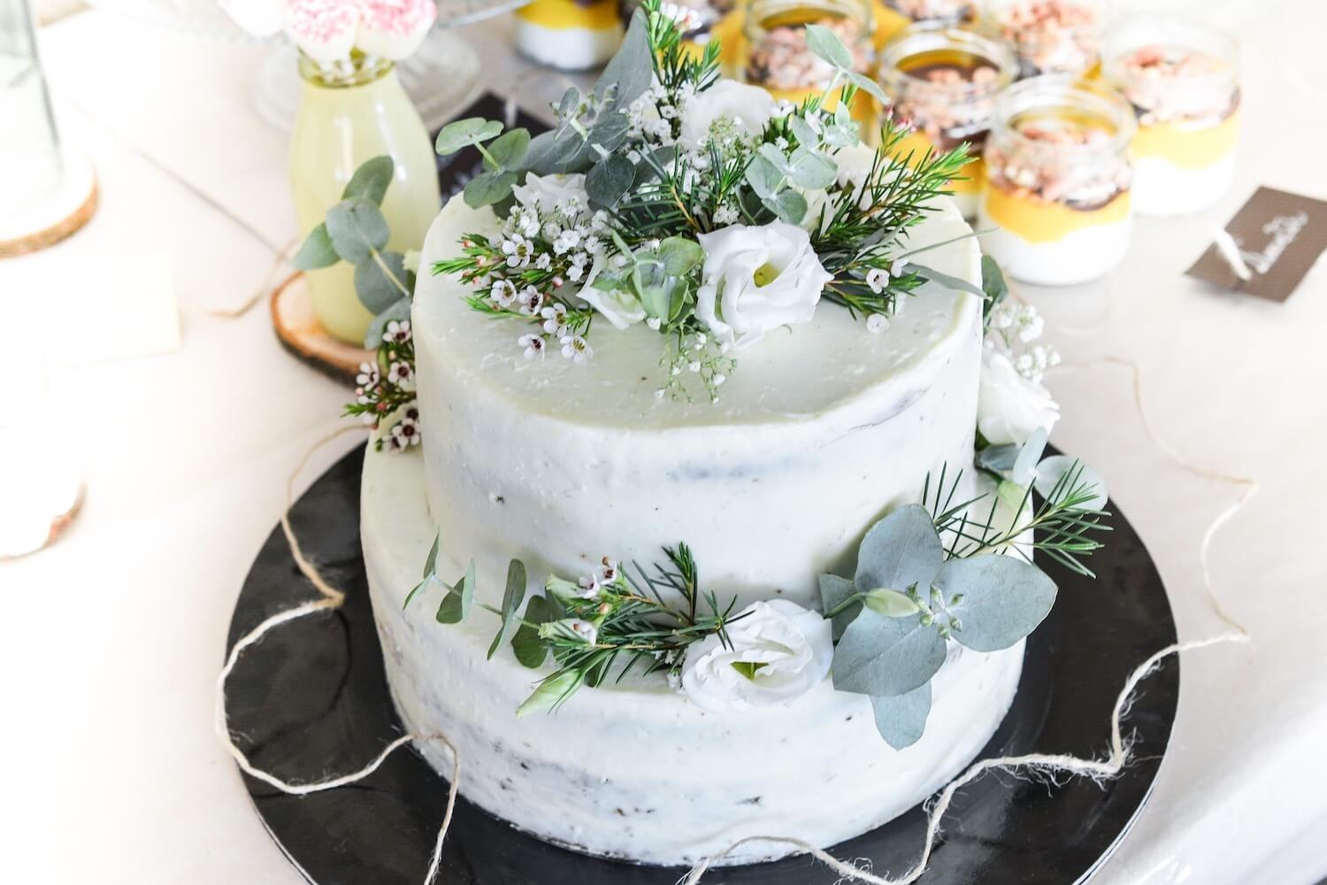 flake wedding cake flower