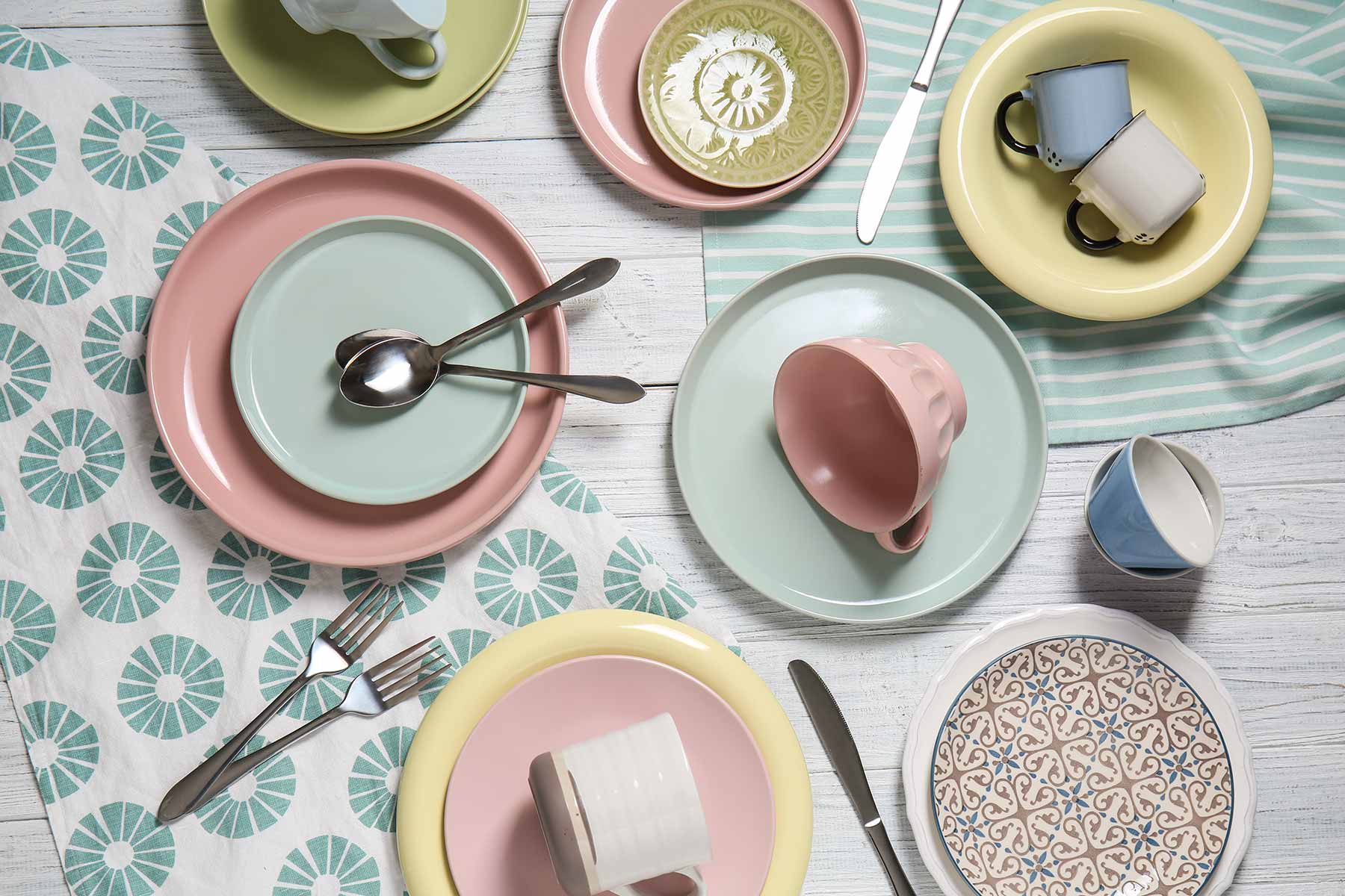 The Best Dinnerware for Your Wedding Registry Joy