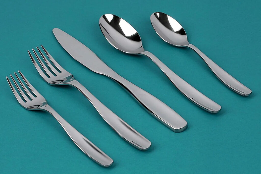 The Blacksmith Silverware Set (20 Piece Set)