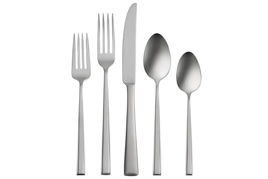 The Blacksmith Silverware Set (20 piece set)