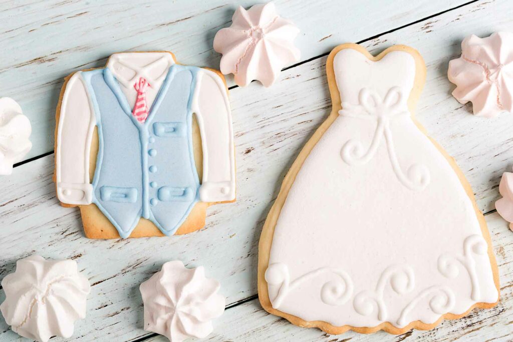 https://withjoy.com/blog/wp-content/uploads/2023/05/Wedding-Shower-Decorations_Cookies-1024x683.jpg