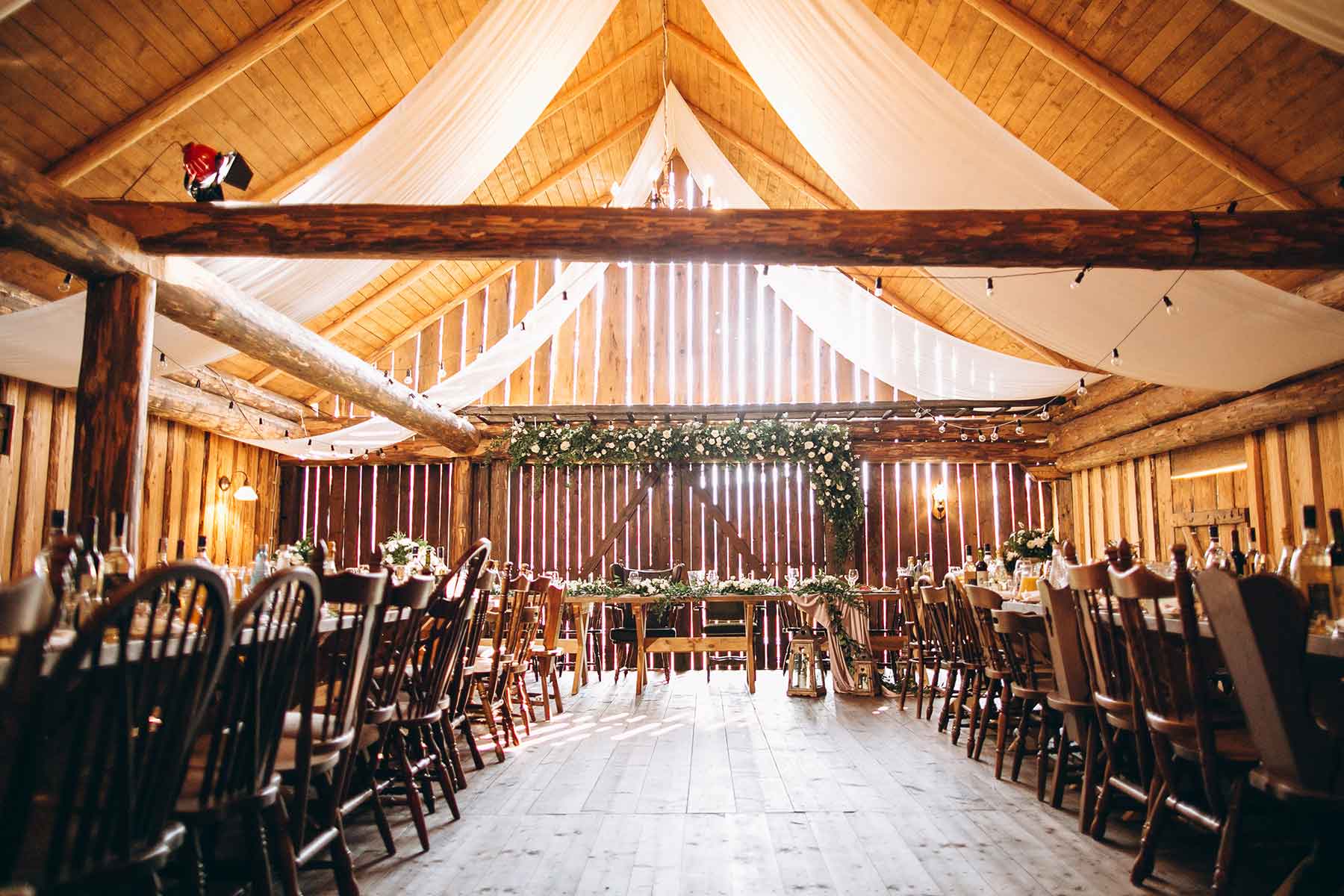 Winter Wedding Ideas That Go Way Beyond Snow - Joy