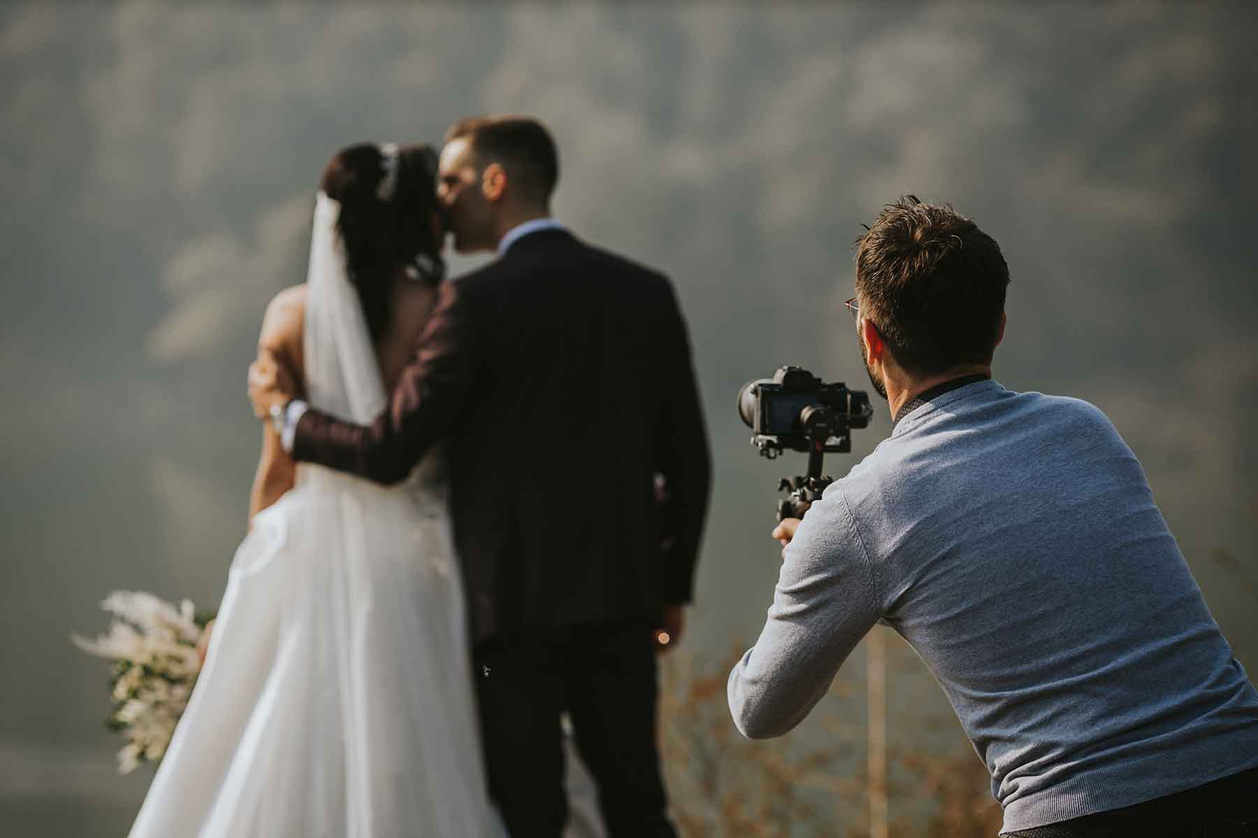 how-much-does-a-wedding-photographer-cost-joy