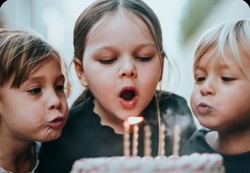 Kids at a birthday party