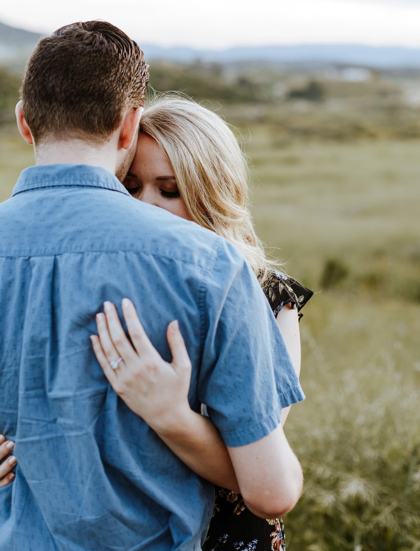 https://withjoy.com/media/e354eaaab9c366e0c971338dbbcea4cfca32fdd7ecdb9fe57/g9GF3DNSKmAeXjjSHTzw_AshleyDevonEngagement-AshleyDevonEngagement-00043.jpg?rendition=xlarge