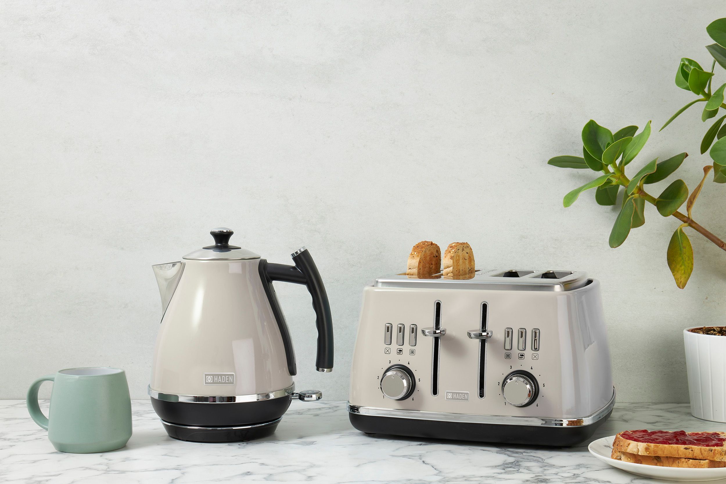 Haden Cotswold 4Slice Toaster in Putty Joy