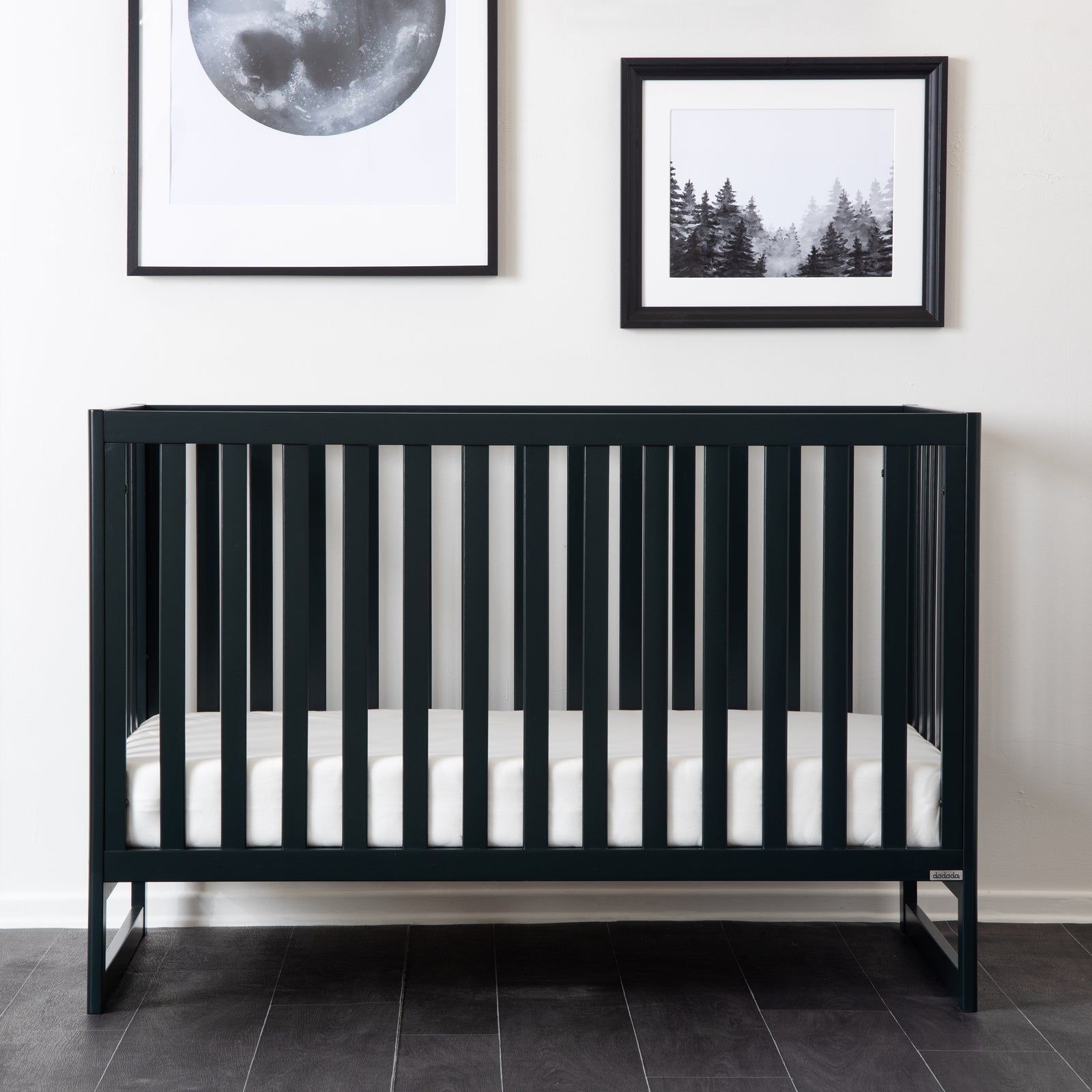 dadada Austin 3-in-1 Convertible Crib in Black | Joy